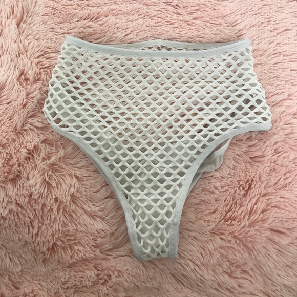 VS white swimsuit - Picture 3 of 3